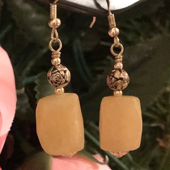 🔥ON SALE🔥3/$25🔥 💖 LA Design💖Handmade Earrings - Picture 3 of 5